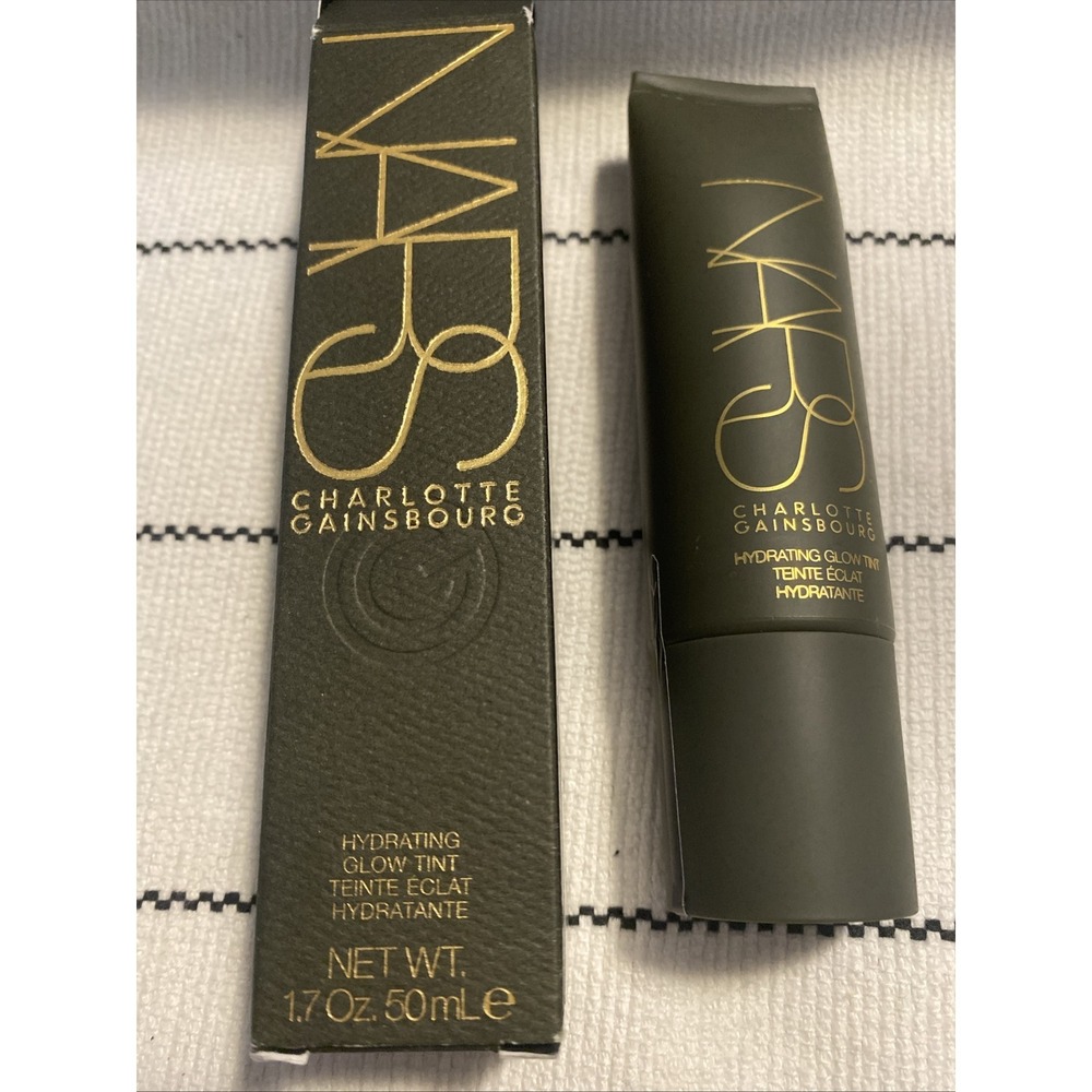 NARS Charlotte Gainsbourg Hydrating Glow Tint 1.7 Oz Medium 6999 Read Descripció